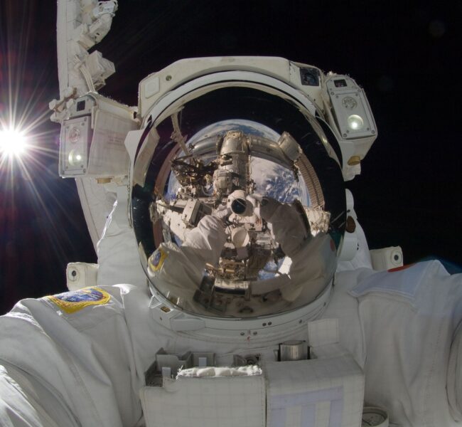 astronaut-astronomy-exploration-33684 astronaut-astronomy-exploration-33684